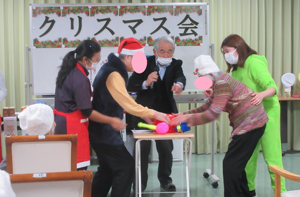 たたいてかぶってジャンケンポン♪　お互いに思いやりの場面でした