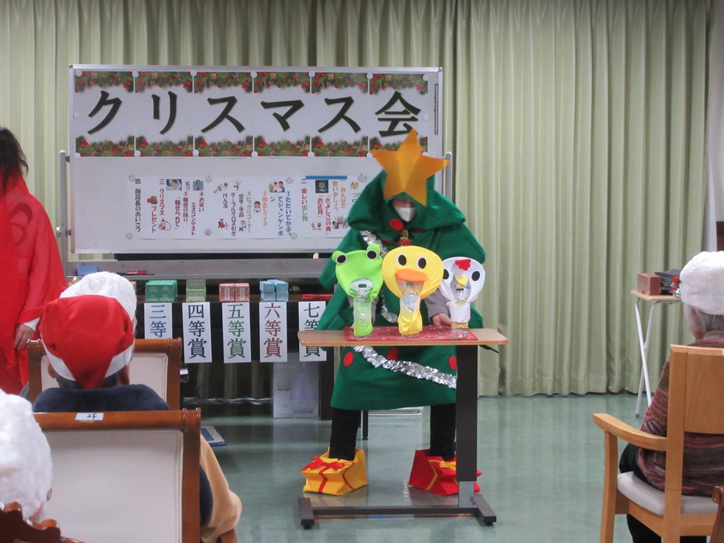 ボトルを倒さずクロスを引きます♪