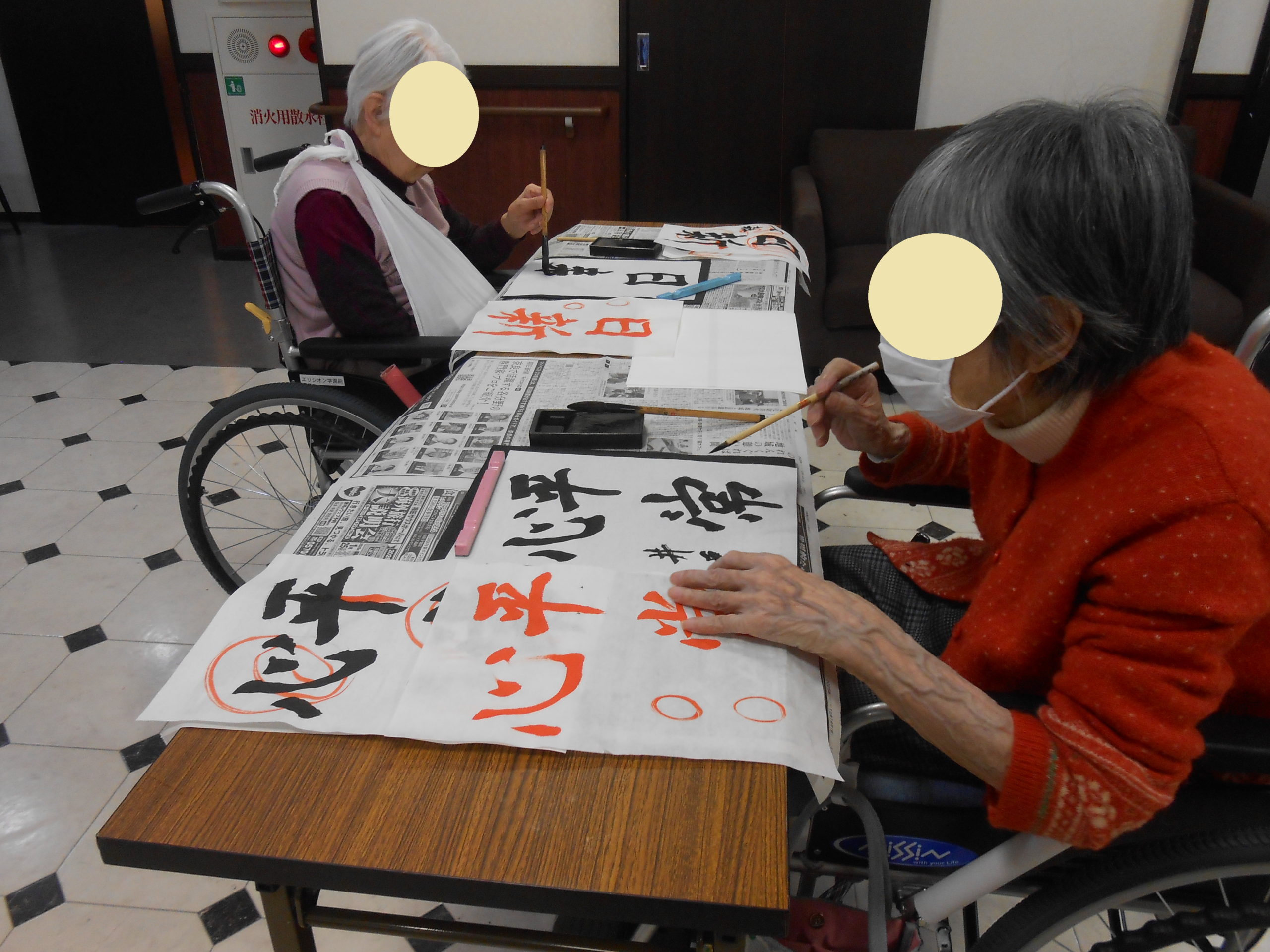 １月２８日(水)<br />
 フラワーアレンジメント教室では赤いチューリップや黄色のスイートピーに少し早い春を感じていただけたようです<br />
