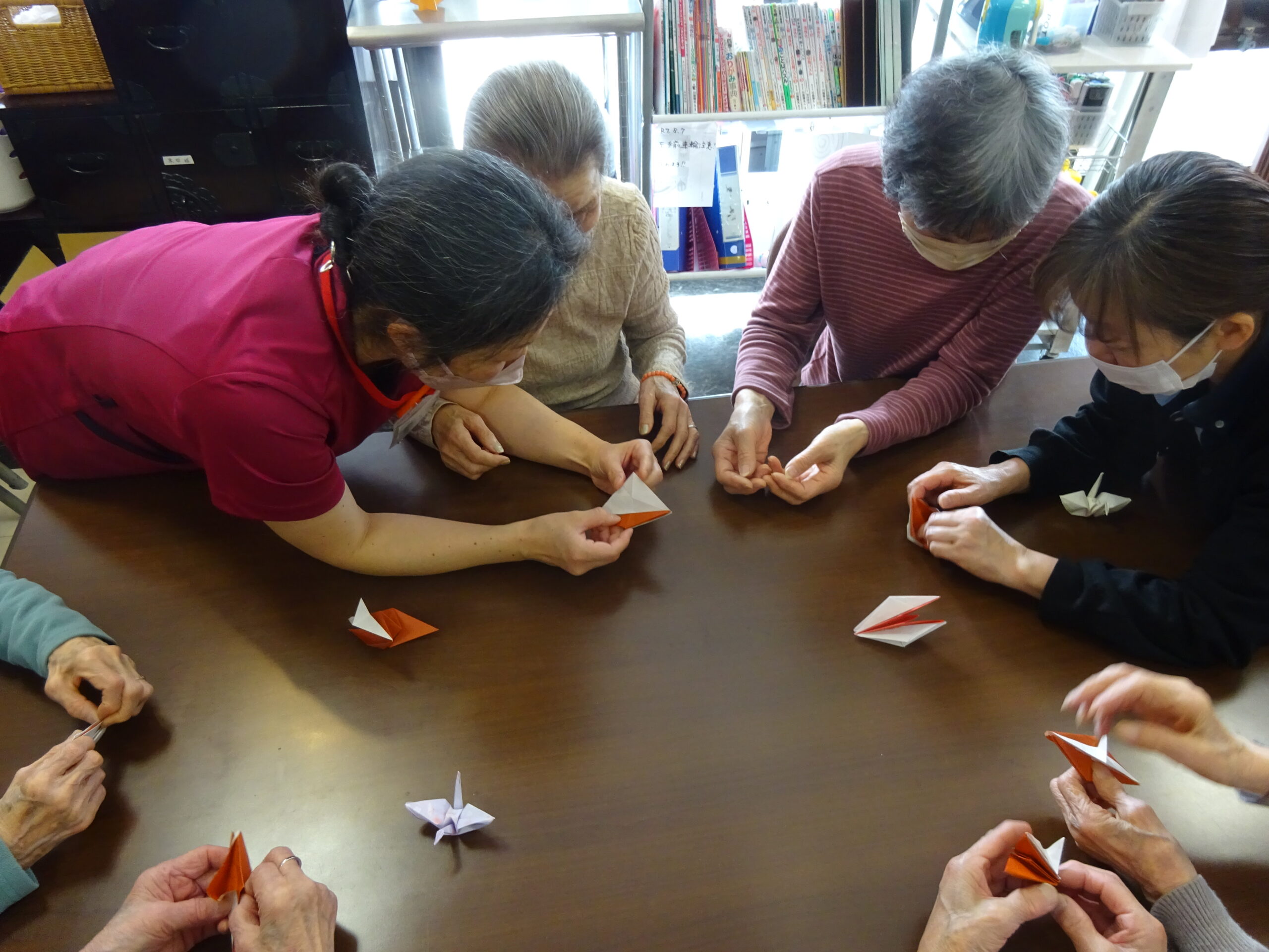 ぷっくり鶴の折り始めは~