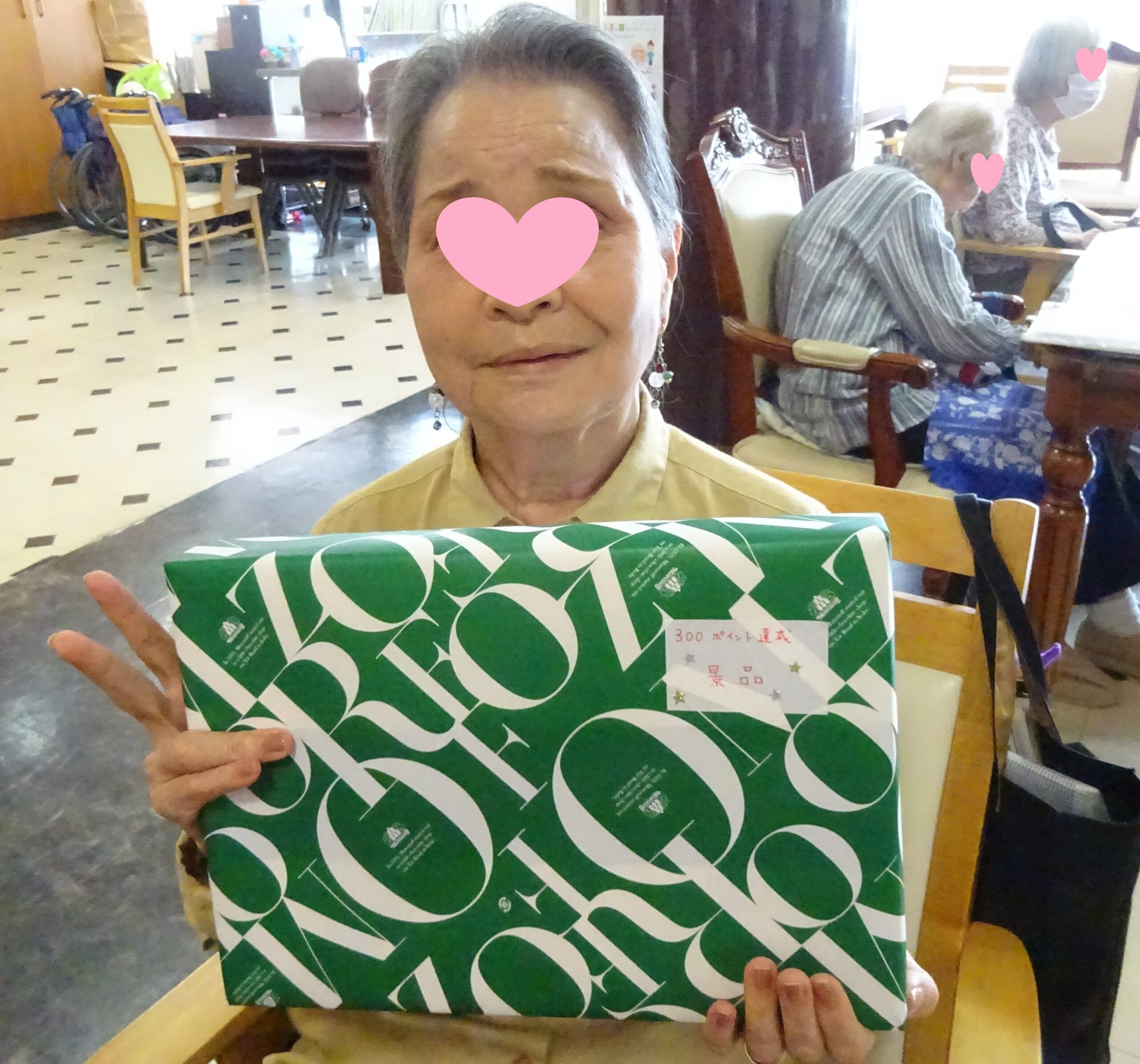チョコレート菓子の詰め合わせ🎁<br />
お孫さんと一緒に召し上がられるそうです(*'▽'*)