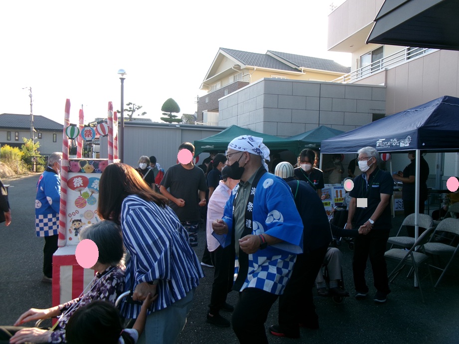 炭坑節でノリノリ・・・やはり盆踊りで締めくくり